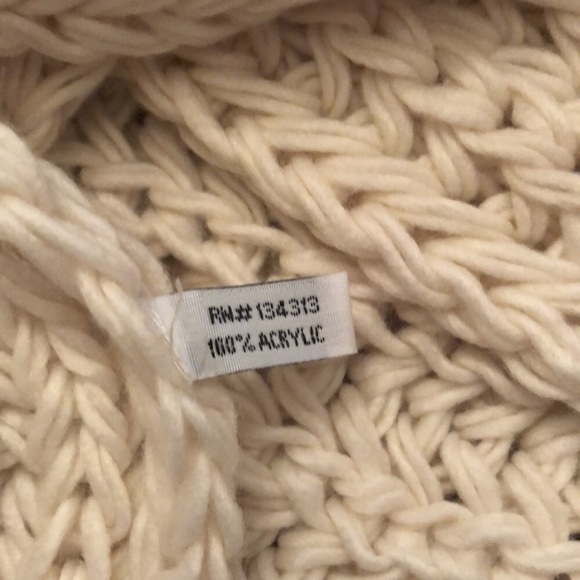 Cable Knit Chunky Scarf in Cream Ivory - Picture 5 of 10